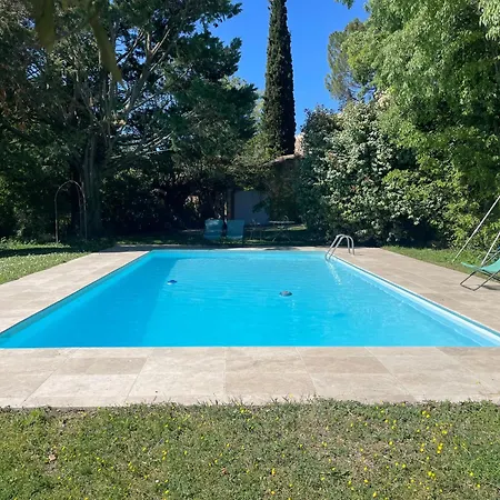 Mas De Foncaudette Bed & Breakfast