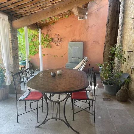 Mas De Foncaudette Bed & Breakfast 3*