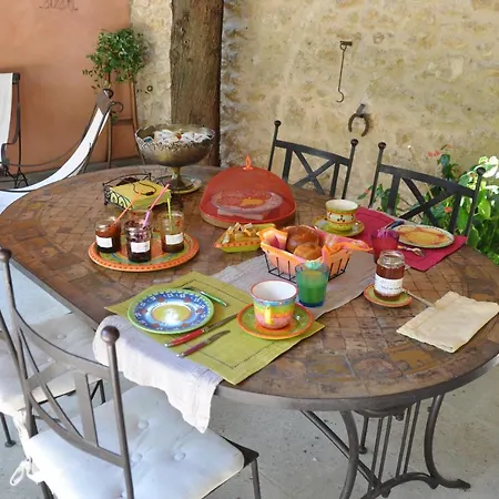 Mas De Foncaudette Bed & Breakfast 3*