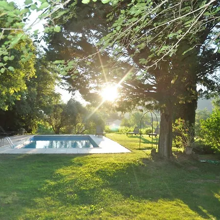 Mas De Foncaudette Bed & Breakfast 3*