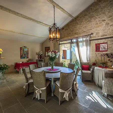 Mas De Foncaudette Bed & Breakfast Lourmarin