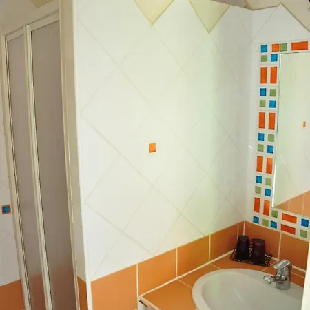 Mas De Foncaudette Bed & Breakfast